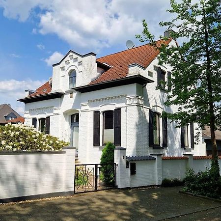Historische Villa Mit Garten, Luxus Meerbusch Luaran gambar