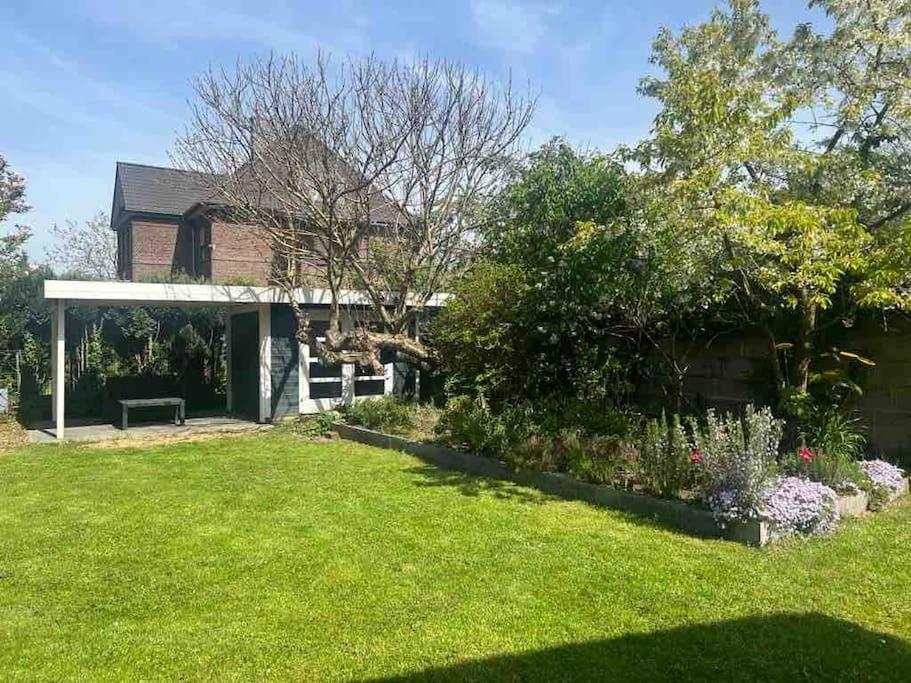 Historische Villa Mit Garten, Luxus Meerbusch Luaran gambar